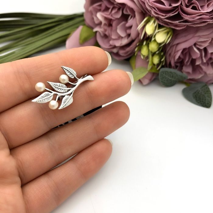 Срібна брошка гілочка