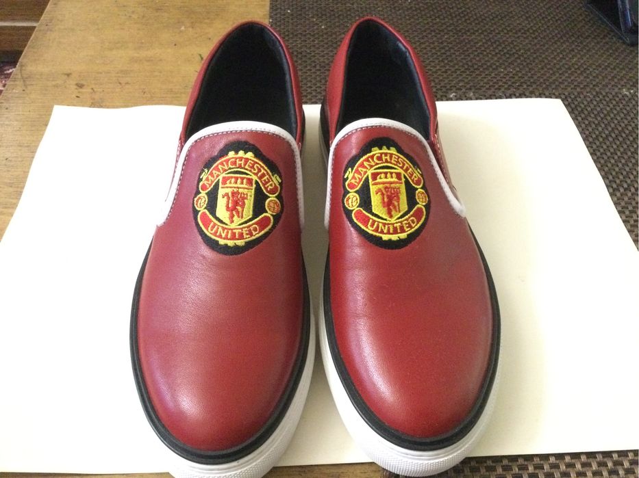 Продам туфли Манчестер Юнайтед 42размер.