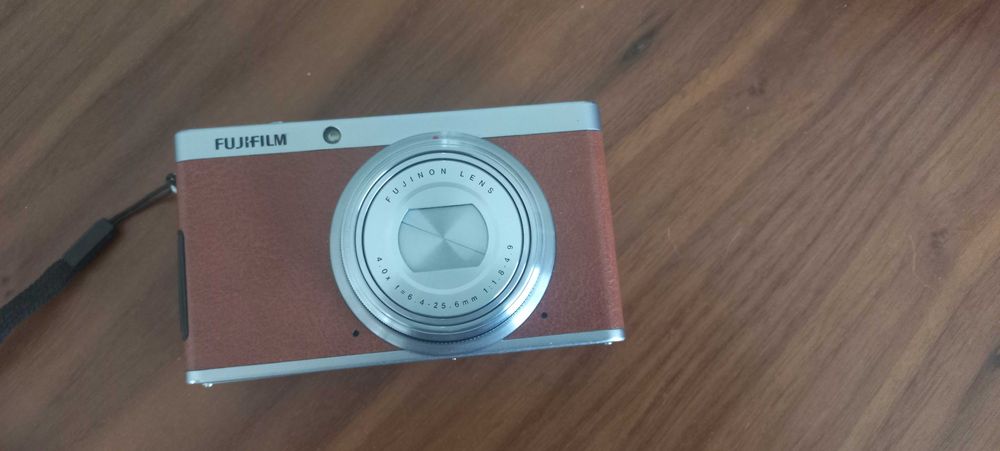 Câmara Fujifilm XF1 serie limitada