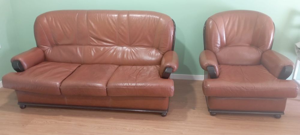 Conjunto de Sofás Usados: Sofá 3 Lugares + Cadeirão