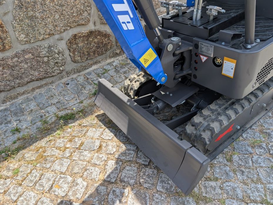 Mini Giratória 1.2T Nova com acessórios