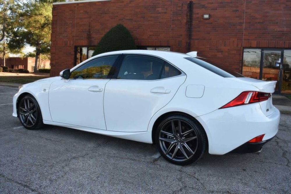 Lexus IS 200t      2016