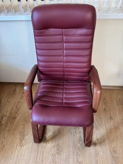 Кресло на деревянной раме