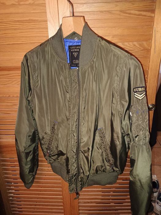 Kurtka bomberka zielona GUESS