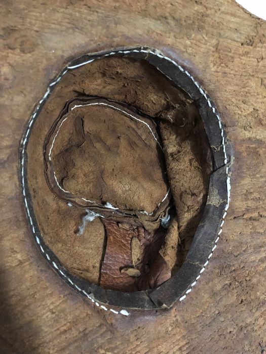 Chapéu antigo em couro