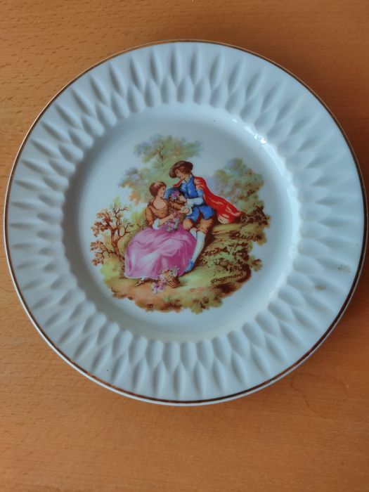 Pratos decorativos em cerâmica "SPAL".