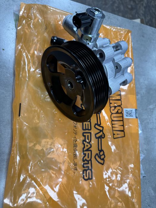 Насос гур toyota land cruiser prado / fj cruiser 44310-35750