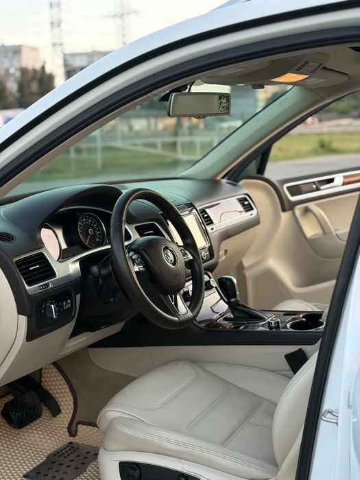 Продам Volkswagen Touareg 2012 Disel