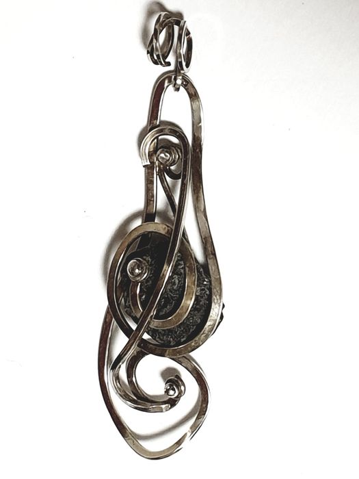 Azorean Secret lindo pendente em prata com pedra vulcânica