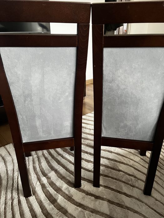 Krzesła drewniane tapicerowane