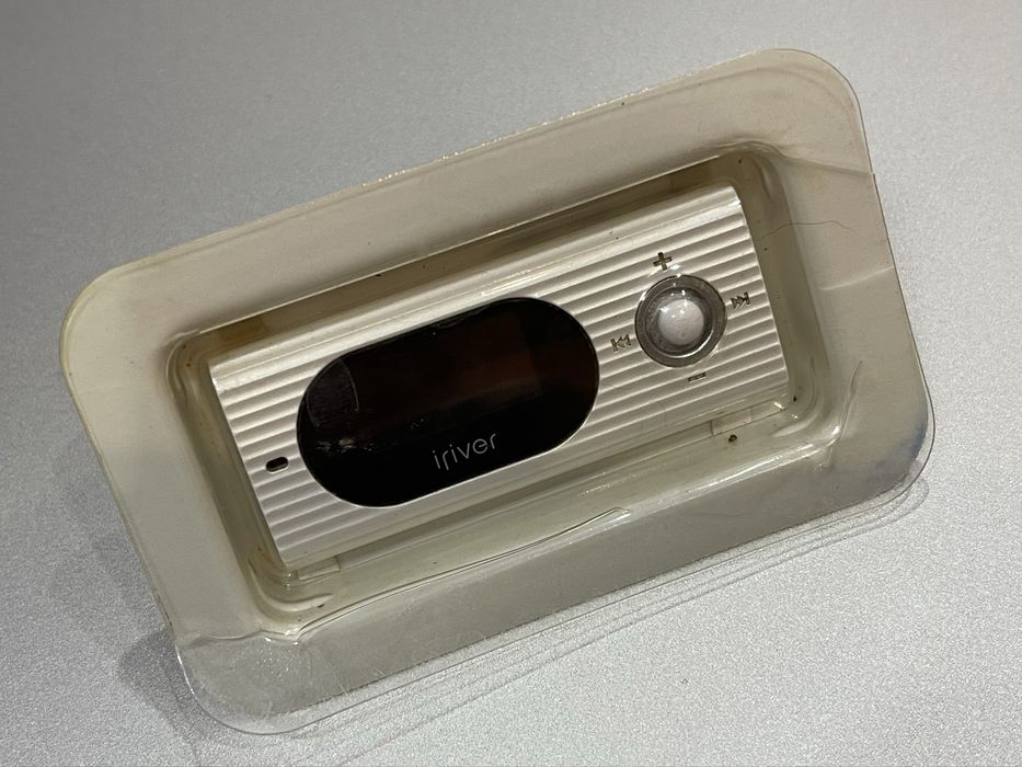 iRiver T-60 White 1GB.