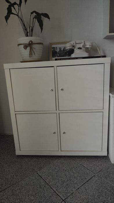 Estante cubos com portas