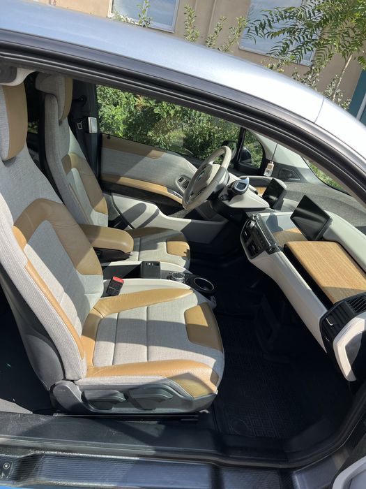 Електромобіль BMW I3