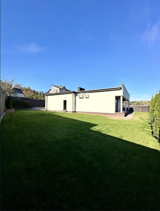 Одноповерховий будинок, новий дизайнерський ремонтом, закрите містечко