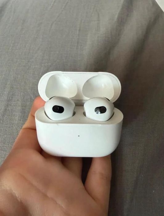 Słuchawki AirPods 3 stan jak NOWE | Oryginalne | Zadbane | Etui od początku