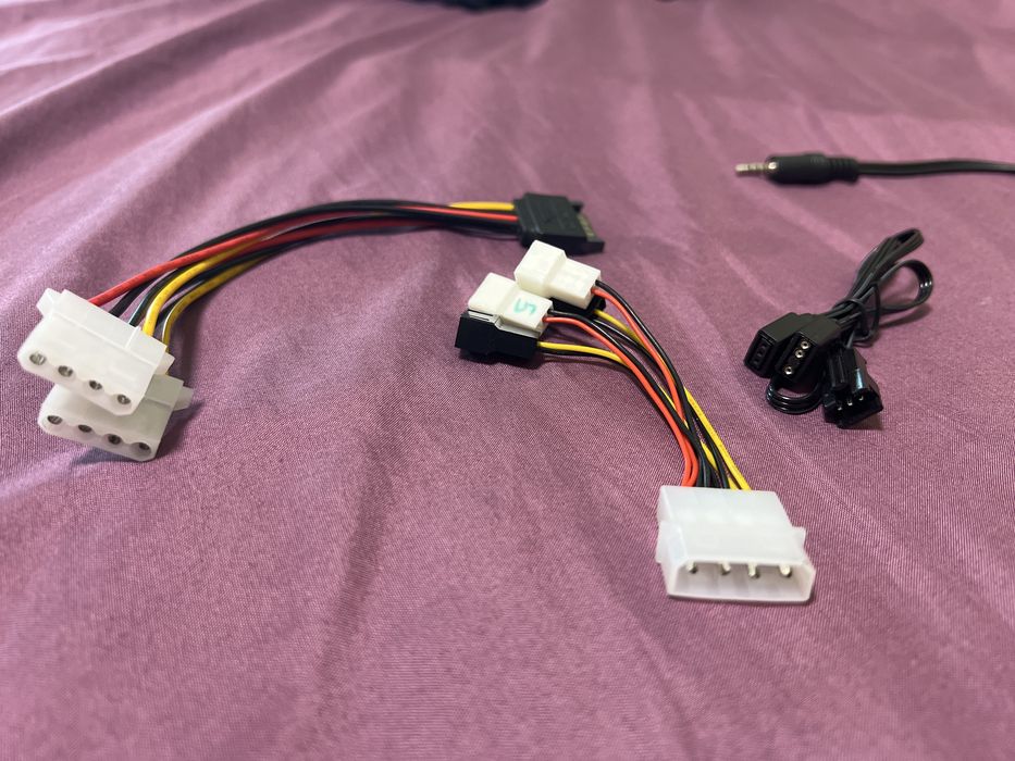 Набір перехідників та кабелів для ПК (SATA, Molex, Fan Hub, Audio)