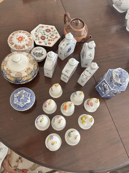 Very Valuable Decorative Items461692636958576644
