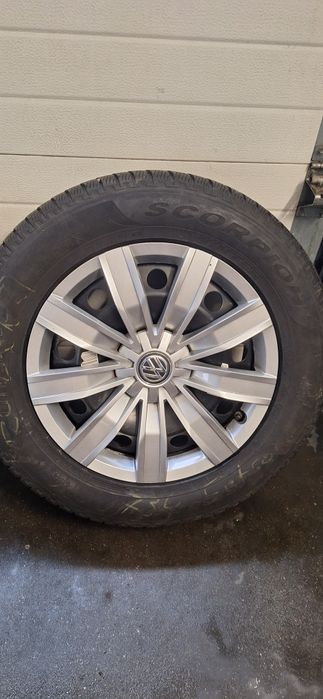 Zimowe koła VW Tiguan 215x65x17 czujniki TPMS