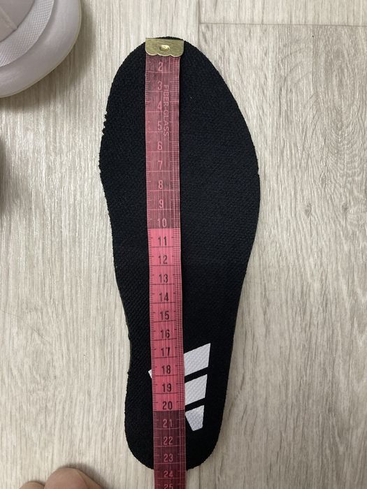 Кросовки         adidas