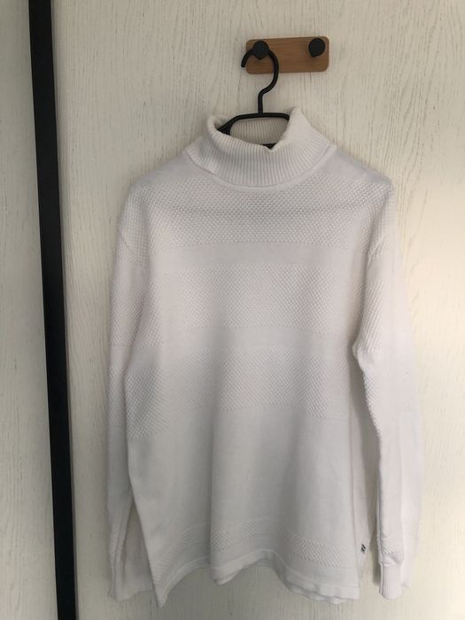 Bialy bawelniany golf uniwersalny w bdb stanie super sie prezentuje ci