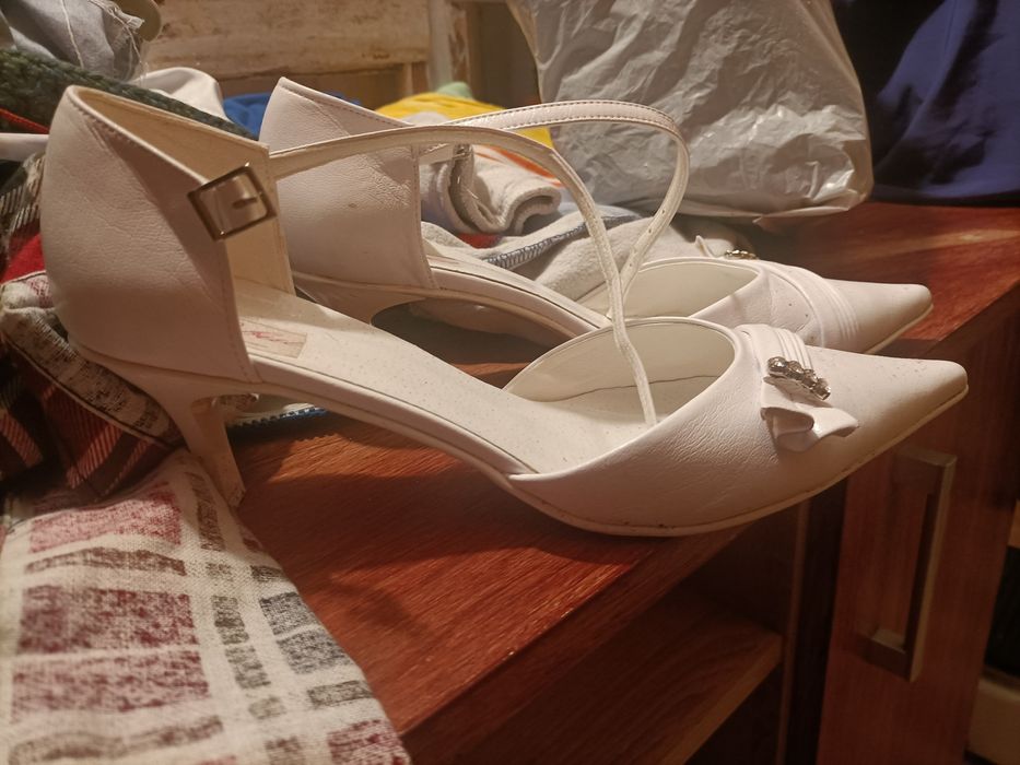 Sprzedam buty ślubne rozmiar 41
