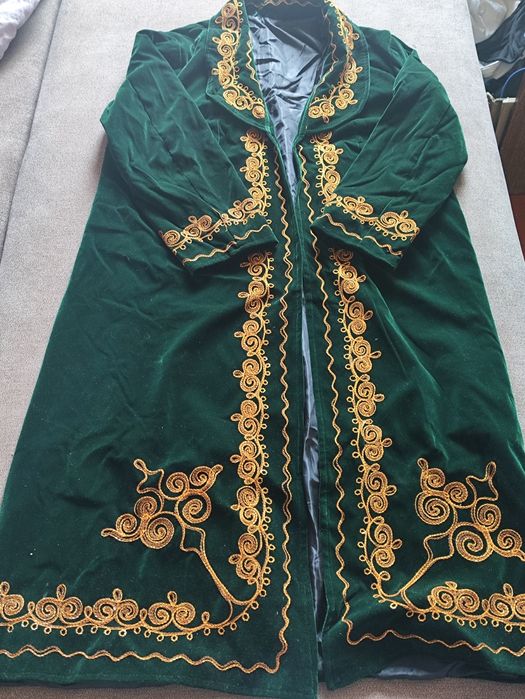 Шапан націоний казахський одяг