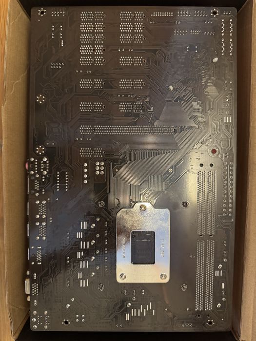 MotherBoard Esonic B250 Gladiator + Processador Intel Celeron 4930