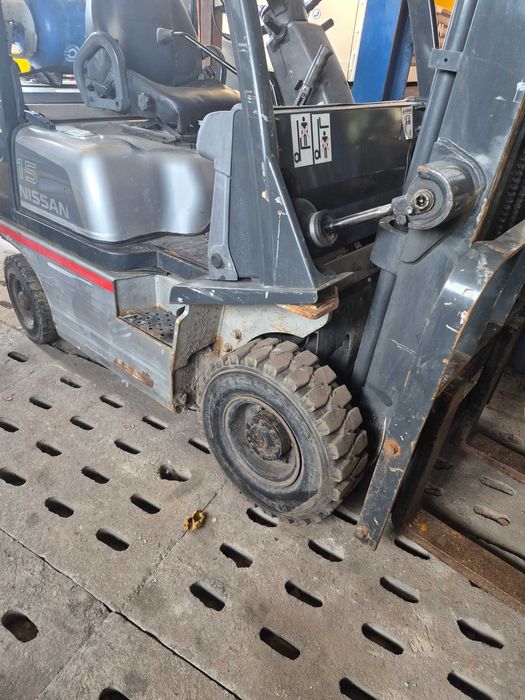 Wózek widłowy Nissan 1,5 T 2007 UDT