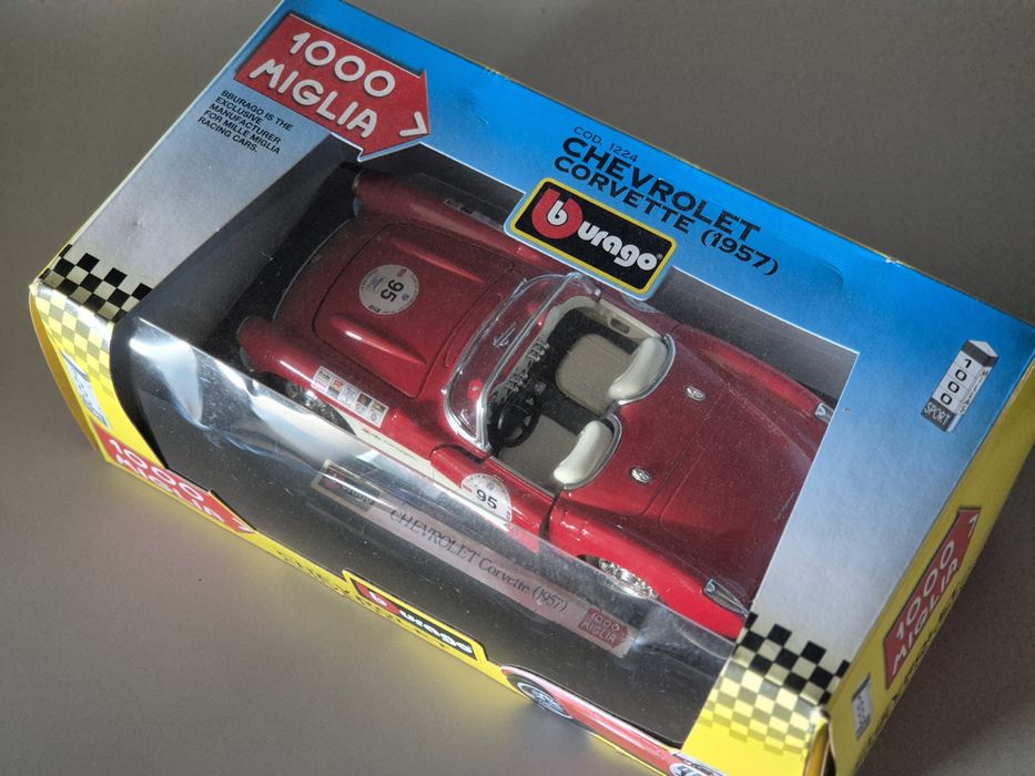 Chevrolet Corvette 1957, Escala 1/24 BURAGO