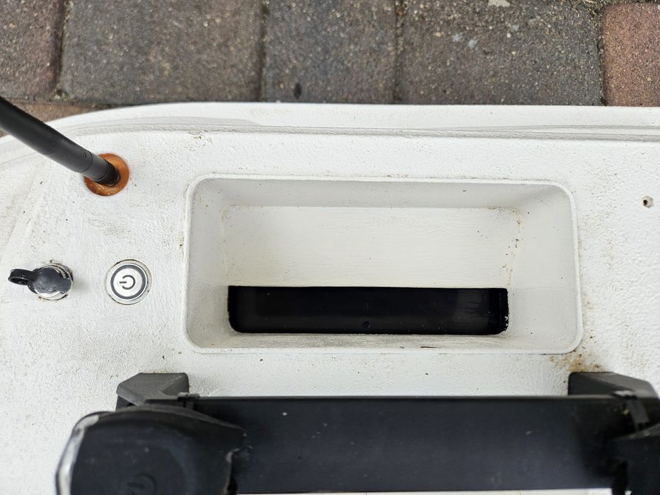 Łódka zanętowa z GPS