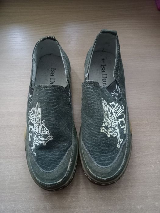 Buty wsuwane chłopięce 36