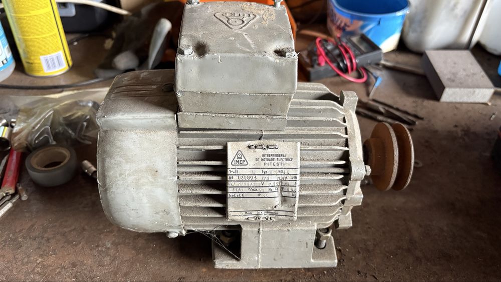 Silnik elektryczny 3-fazowy 0,37 kW 1370 obr
