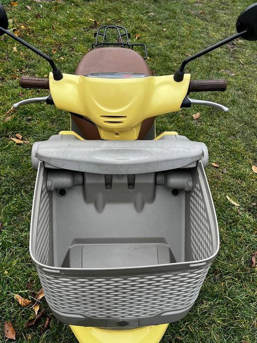 Suzuki Lets 4 Basket.