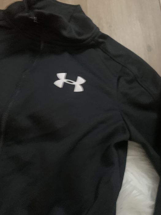 Dress czarny Under Amour 137-147 cm Nowy