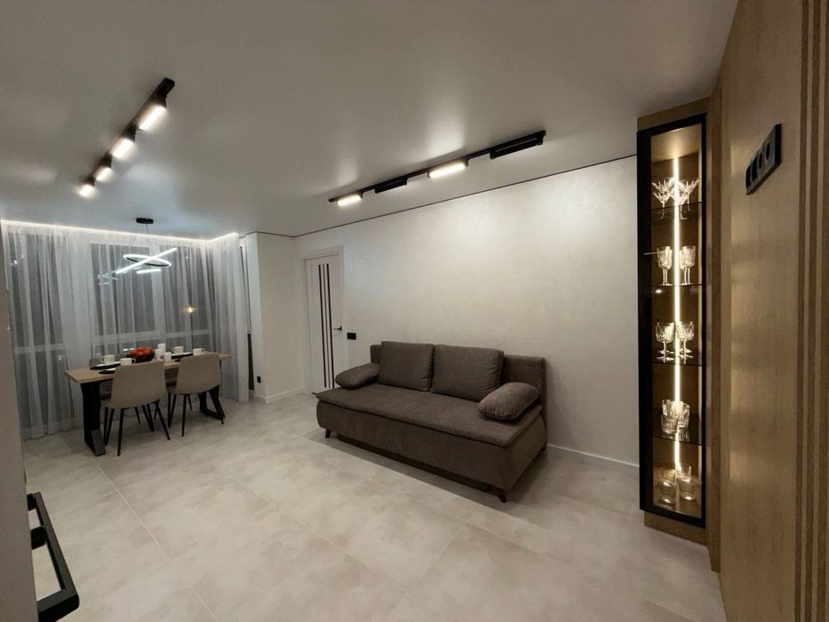 Продаж центр вул Білогірська єр іо меблі та техніка