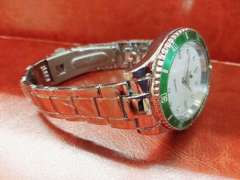 Zegarek na bransolecie srebrny zielony biały