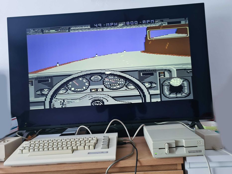 Commodore C64 BOX zasilacz sprawny