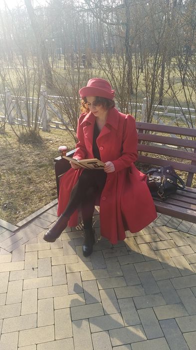 Унікальний дизайнерський комплект: пальто, сукня та капелюшок