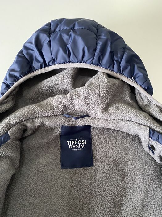 Kispo azul da marca Tiffosi