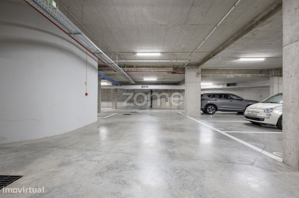 Apartamento T4 Duplex Novo no Prestigiado Edifício Alameda