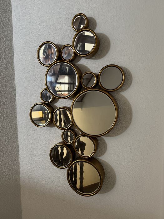 espelho decorativo de parede, design moderno, metal dourado