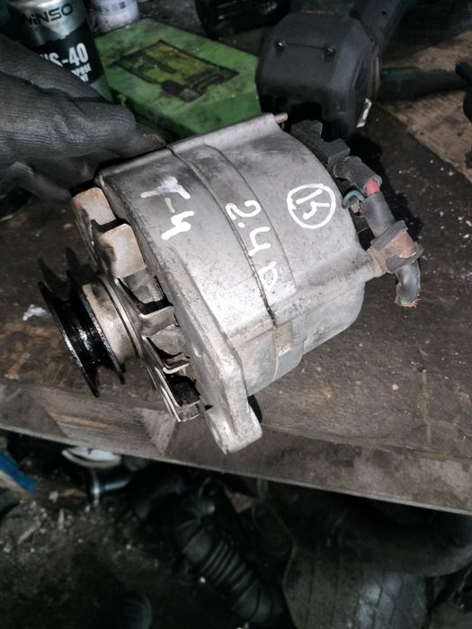 Генератор Volkswagen  Т4 2.4 1990-2003 074903023A