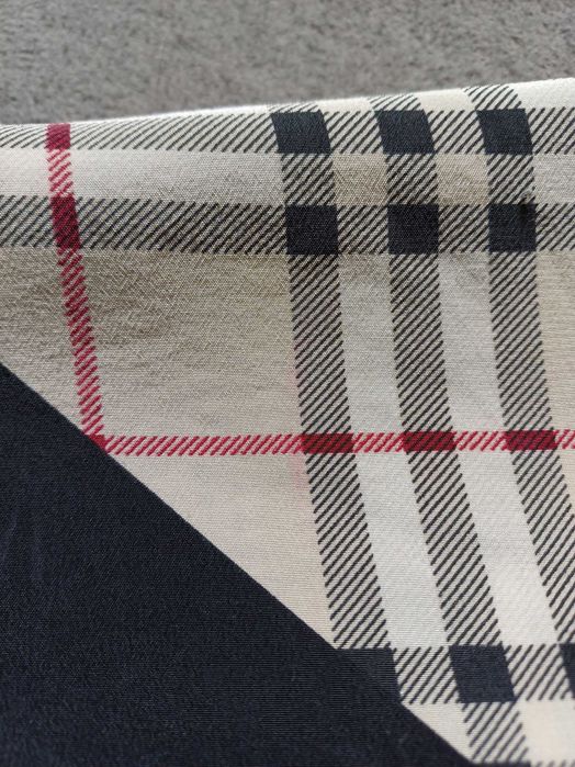 Burberry jedwabny szal w kratę