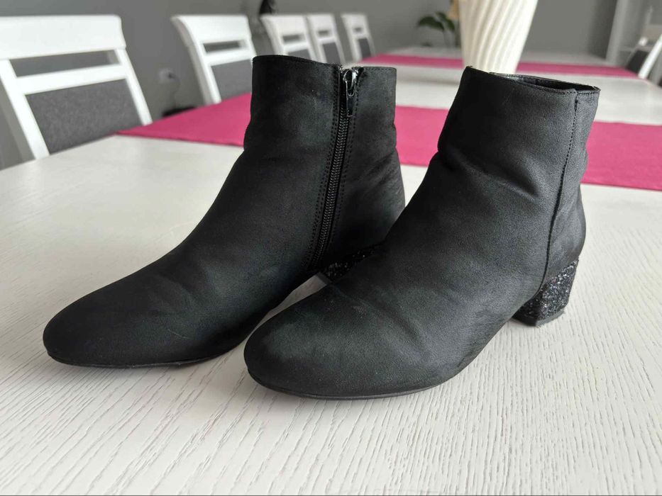 Zamszowe botki 38r. Raz Ubrane