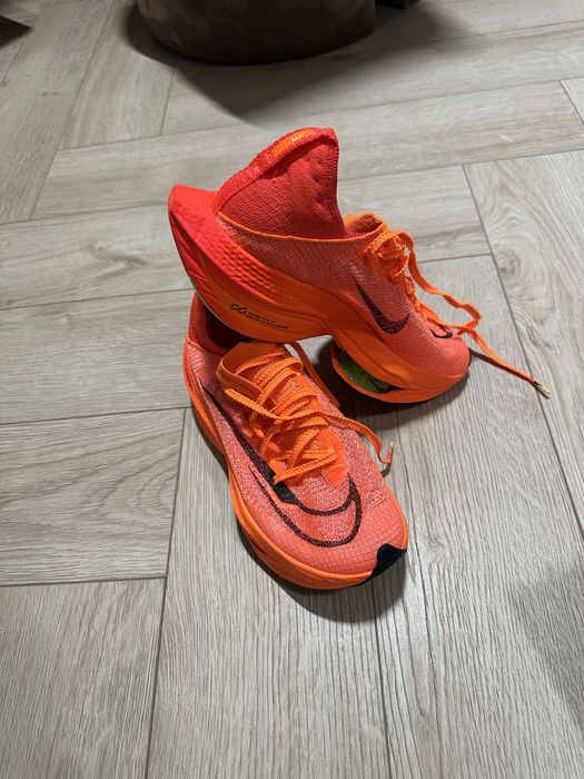 Продам жіночі кросівки Nike