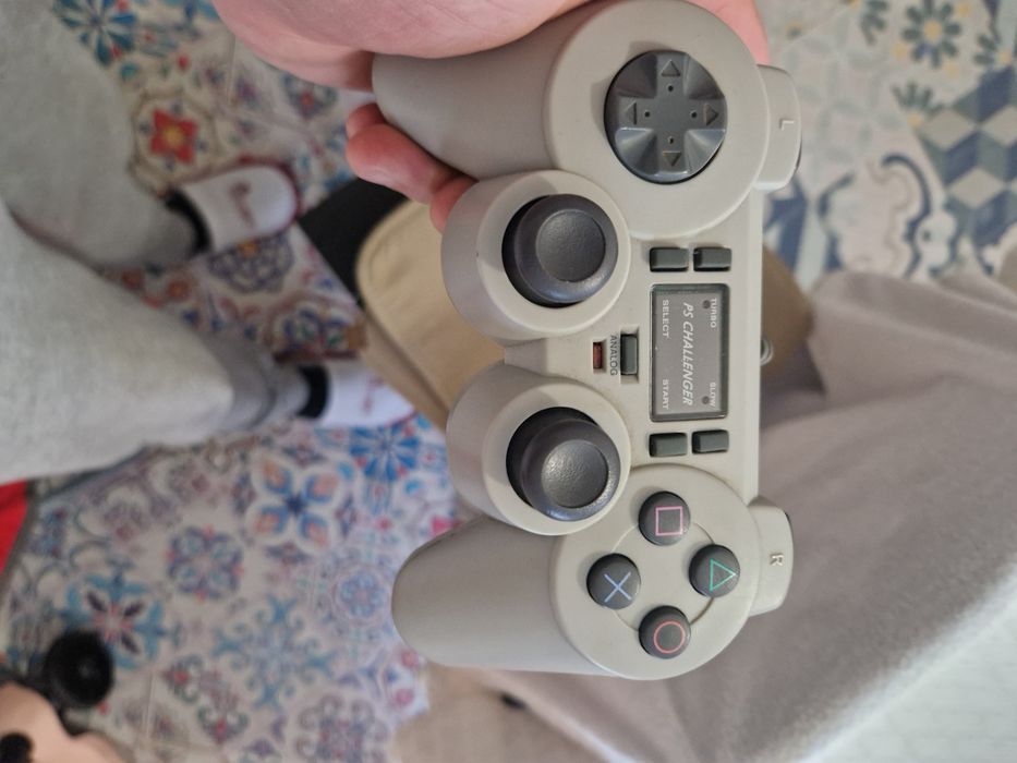 Playstation 1 / comando / cartao de memoria e 1 jogo