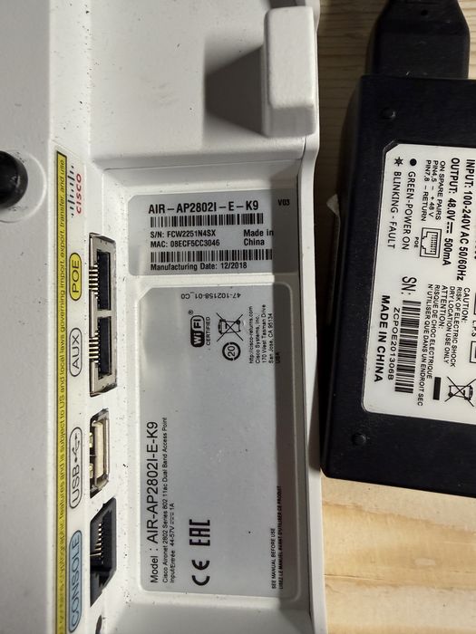 Access point firmy Cisco serii 2800, model 2802.