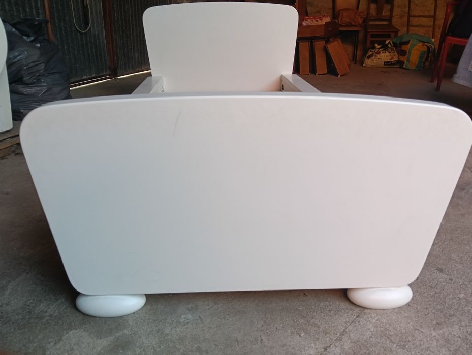 Cama de criança branca