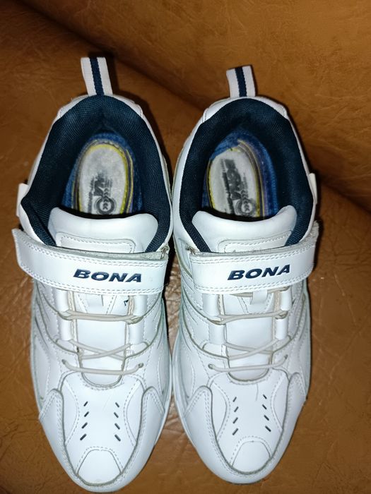 Кросівки жіночі шкіряні