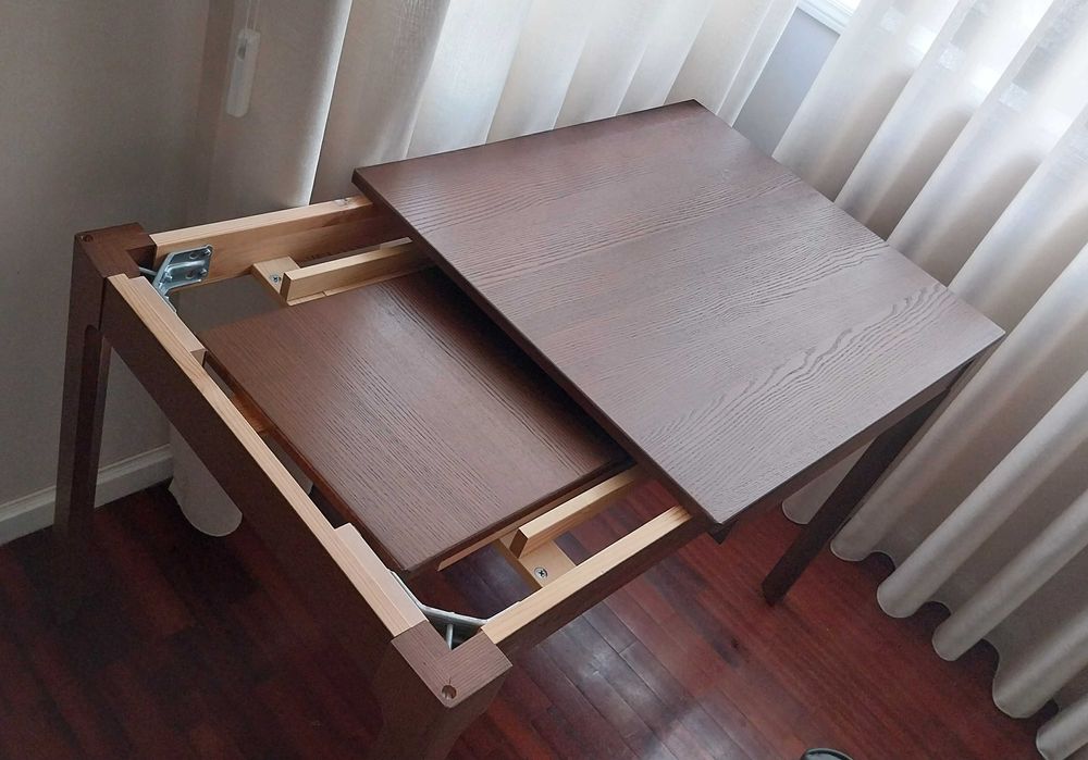 Mesa extensível (semi-novo) 2-4 pax